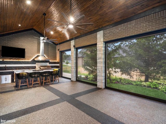 5769 Cotswold Drive, Washington Twp, MI 48094