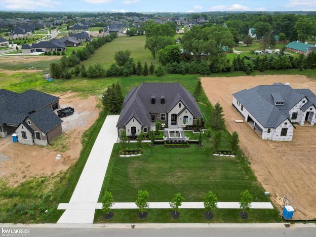 5769 Cotswold Drive, Washington Twp, MI 48094