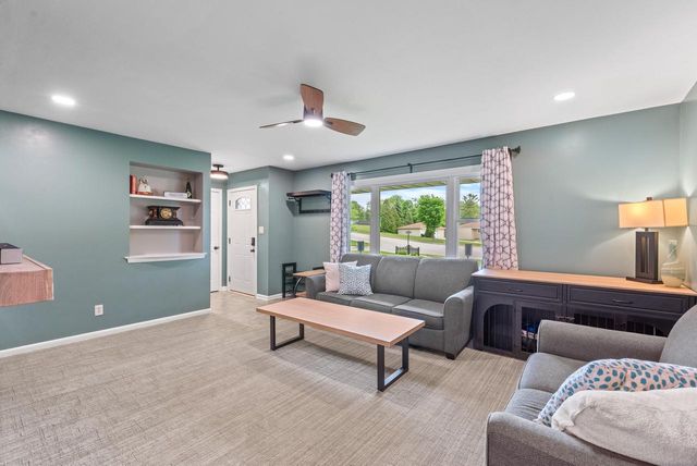 5329 Morningside DRIVE, Greendale, WI 53129