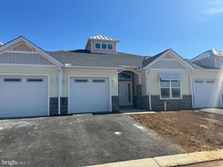 714 SANDALWOOD CIR, Chambersburg, PA 17202