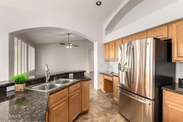 402 E BLUE EAGLE Lane, Phoenix, AZ 85086