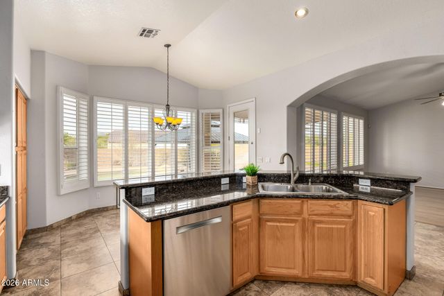 402 E BLUE EAGLE Lane, Phoenix, AZ 85086