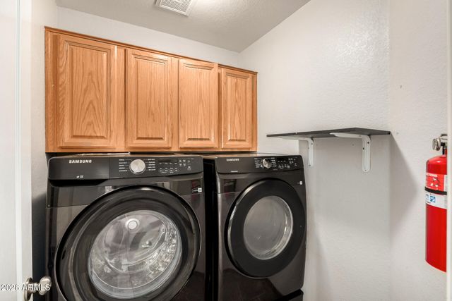 402 E BLUE EAGLE Lane, Phoenix, AZ 85086