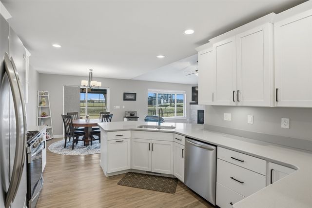 1405 E Tartan Drive, North Liberty, IA 52317