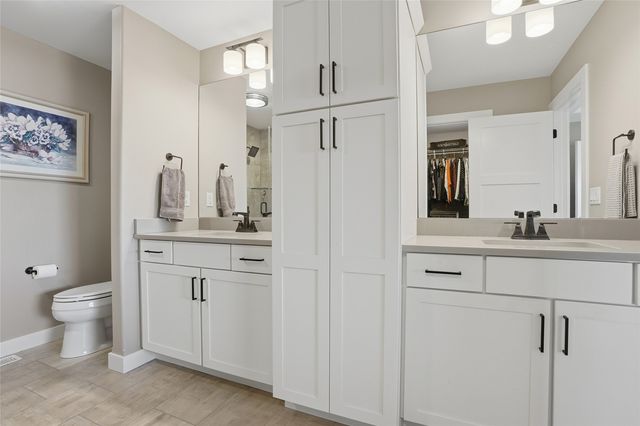 1405 E Tartan Drive, North Liberty, IA 52317