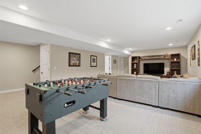 1405 E Tartan Drive, North Liberty, IA 52317