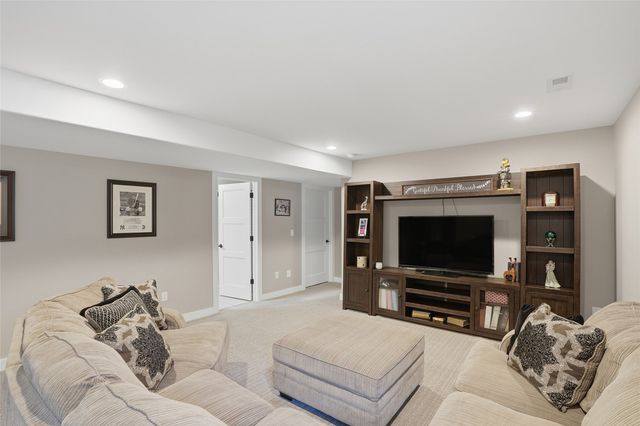 1405 E Tartan Drive, North Liberty, IA 52317