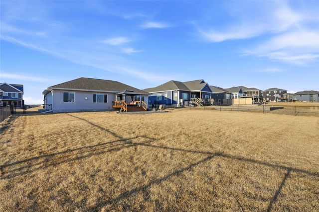 1405 E Tartan Drive, North Liberty, IA 52317