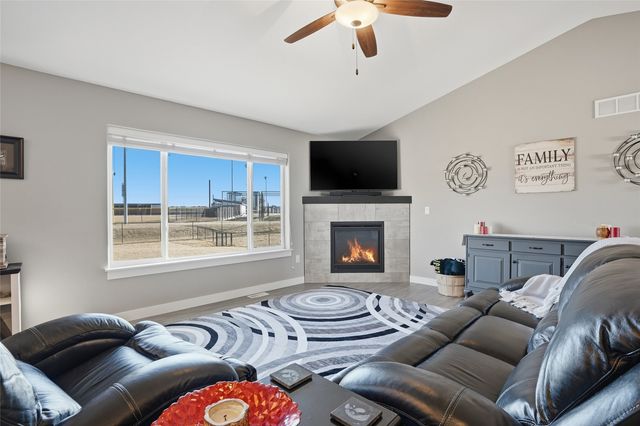 1405 E Tartan Drive, North Liberty, IA 52317