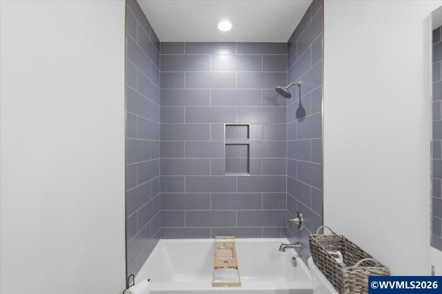 360 NW Earliblue Dr, Corvallis, OR 97330