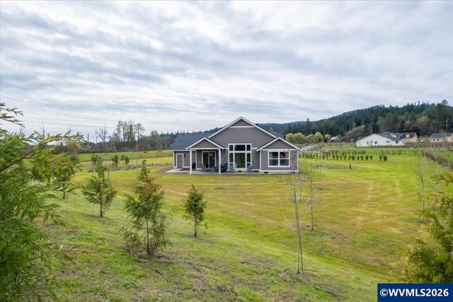 360 NW Earliblue Dr, Corvallis, OR 97330