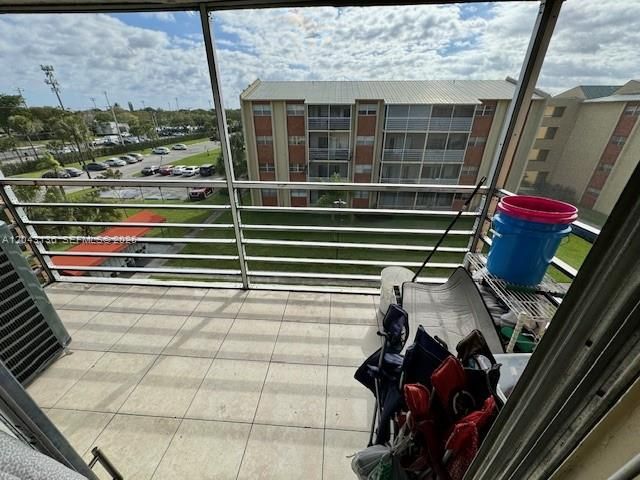 3700 NW 21st Street 410, Lauderdale Lakes, FL 33311