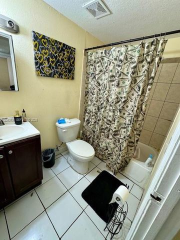3700 NW 21st Street 410, Lauderdale Lakes, FL 33311