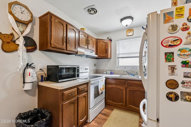 10 Bennington Drive A, Manchester, NJ 08759