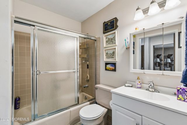 10 Bennington Drive A, Manchester, NJ 08759