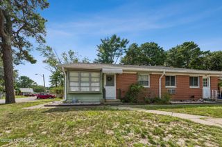 10 Bennington Drive A, Manchester, NJ 08759