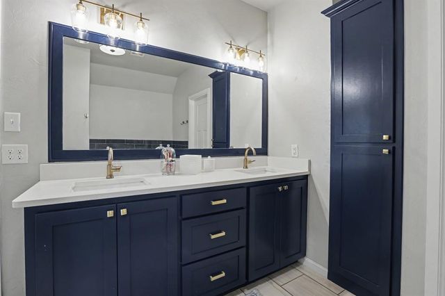 6233 Beverly Hills Drive, Edmond, OK 73034
