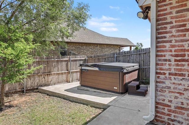 6233 Beverly Hills Drive, Edmond, OK 73034