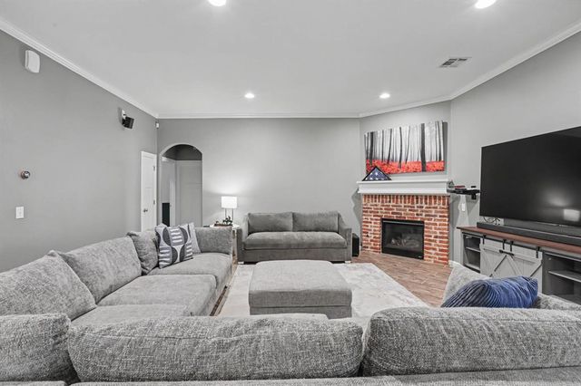 6233 Beverly Hills Drive, Edmond, OK 73034