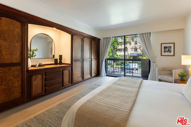 423 N Palm Drive 102, Beverly Hills, CA 90210