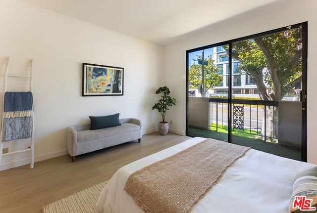 423 N Palm Drive 102, Beverly Hills, CA 90210