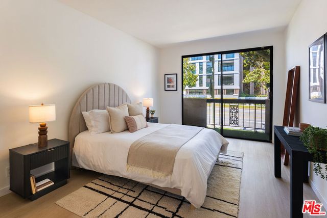 423 N Palm Drive 102, Beverly Hills, CA 90210