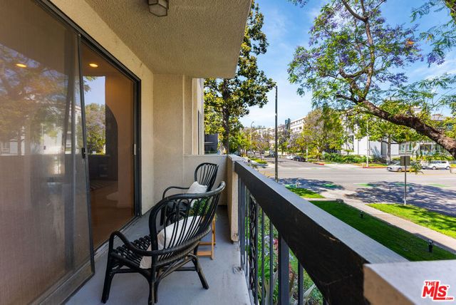 423 N Palm Drive 102, Beverly Hills, CA 90210