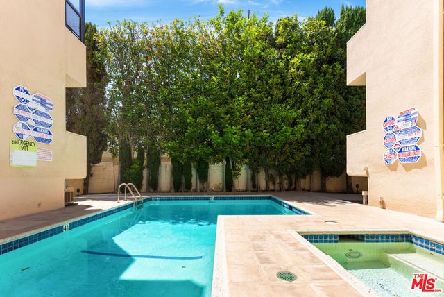 423 N Palm Drive 102, Beverly Hills, CA 90210