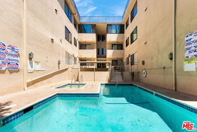 423 N Palm Drive 102, Beverly Hills, CA 90210