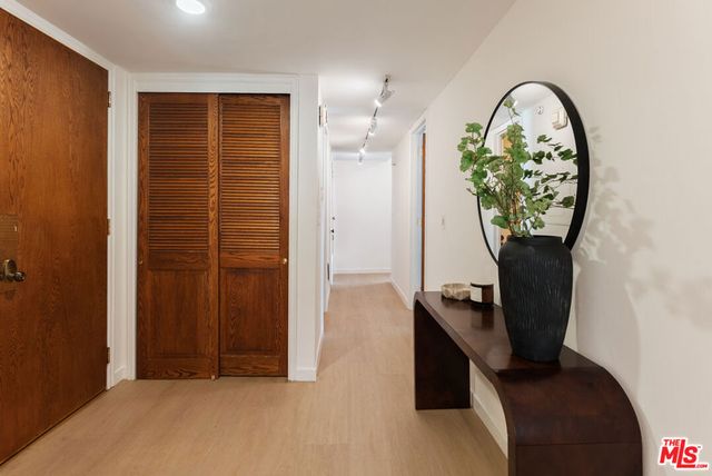 423 N Palm Drive 102, Beverly Hills, CA 90210