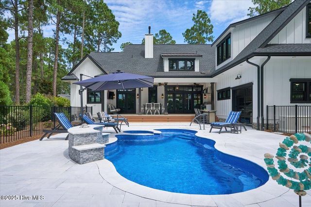 20 Augusta Drive, Southern Pines, NC 28387
