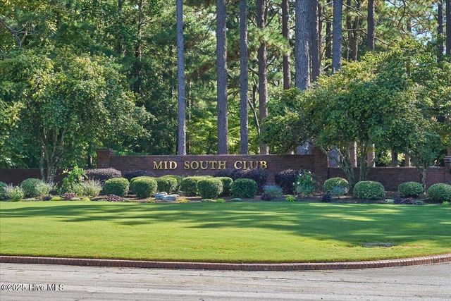 20 Augusta Drive, Southern Pines, NC 28387