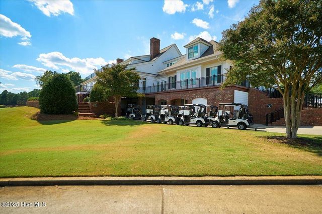20 Augusta Drive, Southern Pines, NC 28387