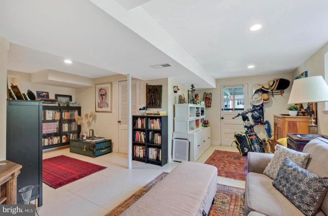 9504 MILSTEAD DR, Bethesda, MD 20817