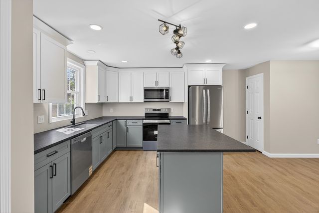 1465 Hooksett Rd Unit 360, Hooksett, NH 03106