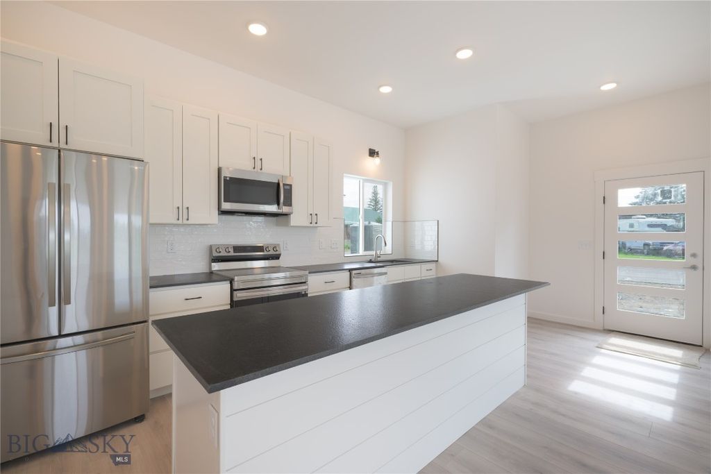 209 Pearl Street, Ennis, MT 59729