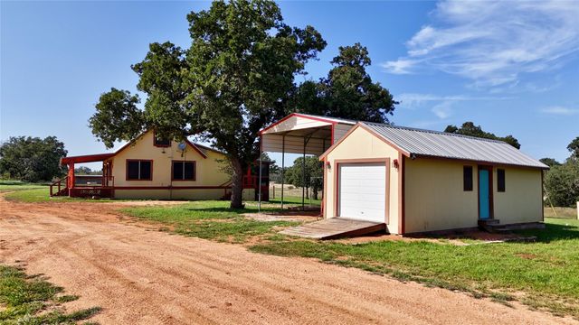 8653 N State Hwy 16, Llano, TX 78643