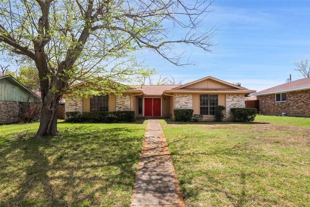 2736 Meadow Harvest Lane, Dallas, TX 75237