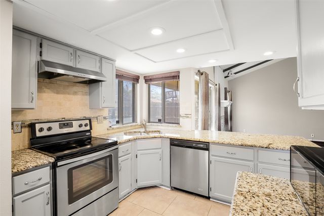 2736 Meadow Harvest Lane, Dallas, TX 75237