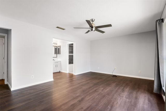 2736 Meadow Harvest Lane, Dallas, TX 75237