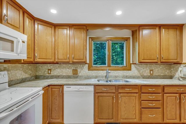 4 Sea Meadow Dr, Sandwich, MA 02563