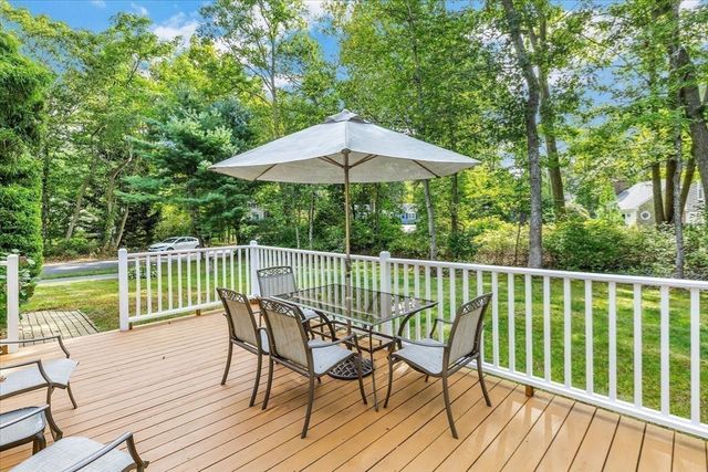 4 Sea Meadow Dr, Sandwich, MA 02563