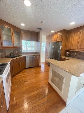1328 Bayview Circle, Weston, FL 33326