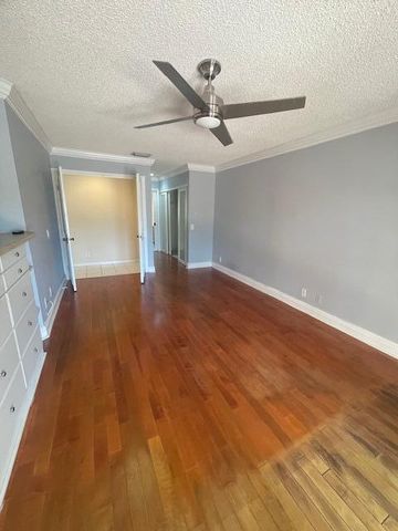 1328 Bayview Circle, Weston, FL 33326