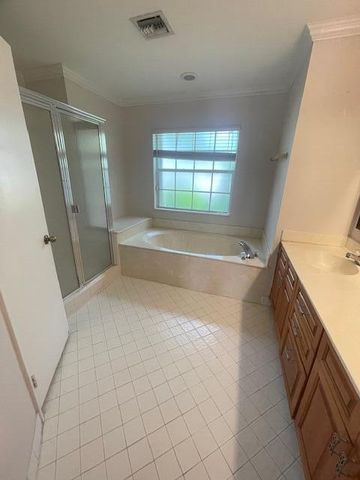 1328 Bayview Circle, Weston, FL 33326