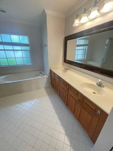 1328 Bayview Circle, Weston, FL 33326