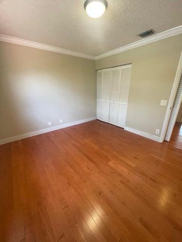1328 Bayview Circle, Weston, FL 33326
