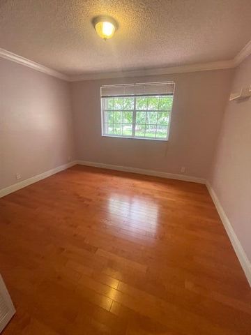 1328 Bayview Circle, Weston, FL 33326