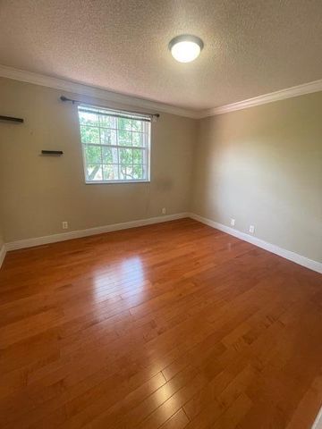 1328 Bayview Circle, Weston, FL 33326