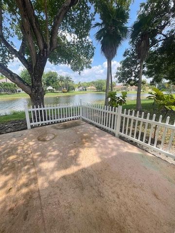 1328 Bayview Circle, Weston, FL 33326